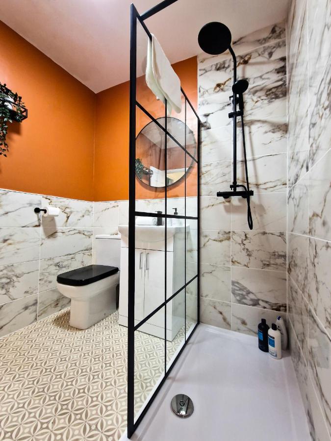 Modern And Spacious Apartment! Appartement