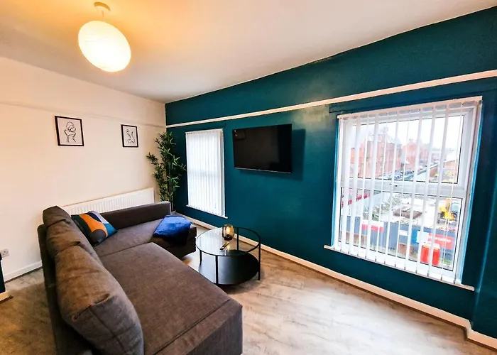 Modern And Spacious Apartment!