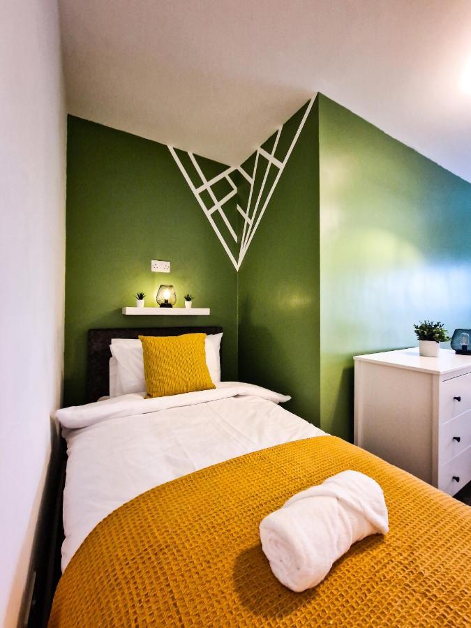 Modern And Spacious Apartment! Liverpool